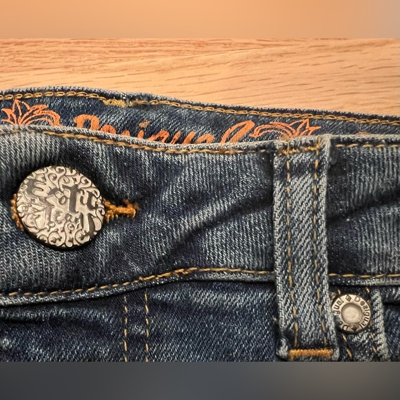 NWOT Desigual Exotic Jeans Flower Embroidery Daisy Floral Design Raw Hem - Picture 11 of 14